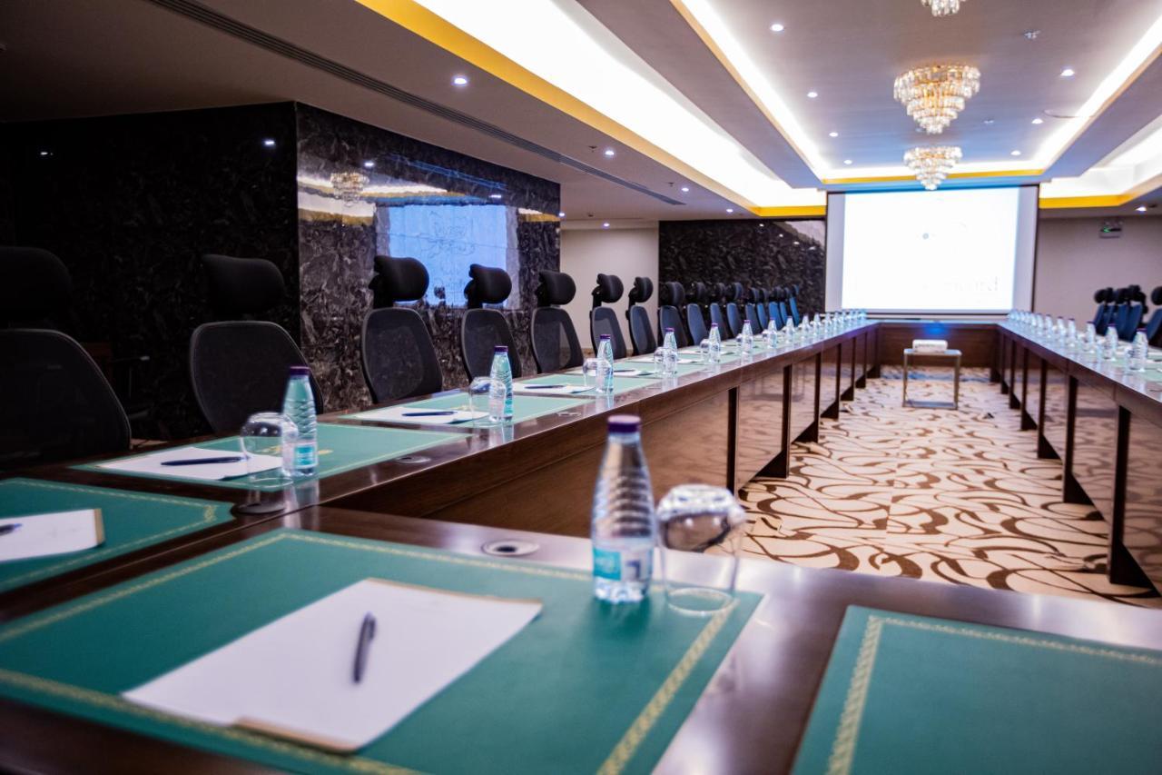 Le Park Concord Hotel Najran Bagian luar foto